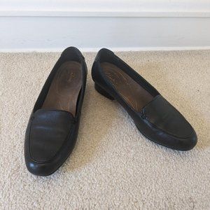 Clark's Loafers, Black, Size 7.